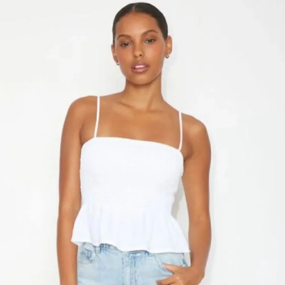 NWT L.N.V. Sz M White Adjustable Spaguetti Straps Peplum Smoked Elastic Eyelet T